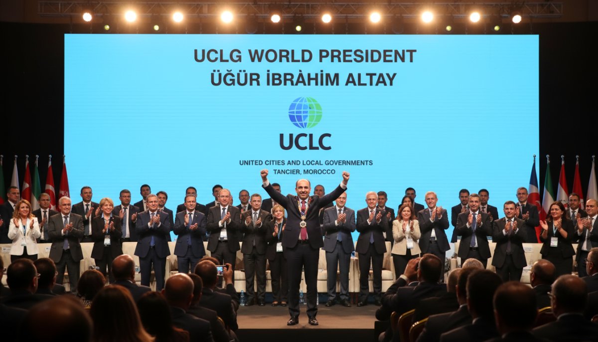 Uğur İbrahim Altay Dünya Belediyeler Birliği Başkanlığına Seçildi