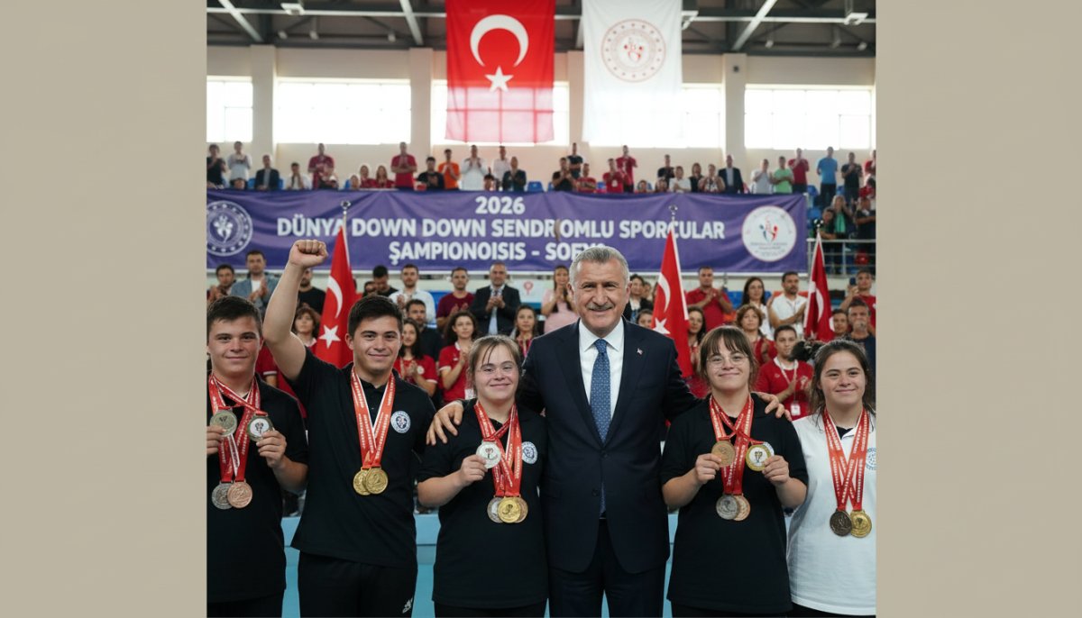 Bakan Bak Dünya Şampiyonası'nda 50 Madalya Kazananları Kutladı