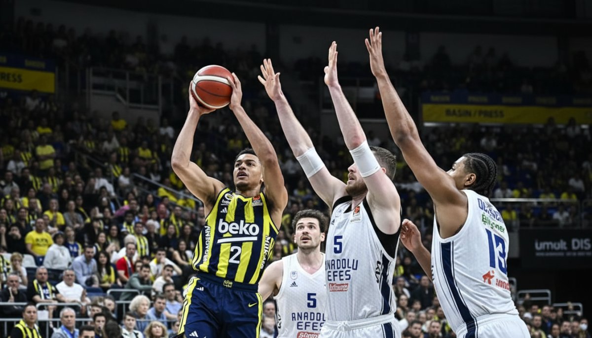 Fenerbahçe Beko, Anadolu Efes'i 73-72 Yenerek Seride 2-0 Öne Geçti