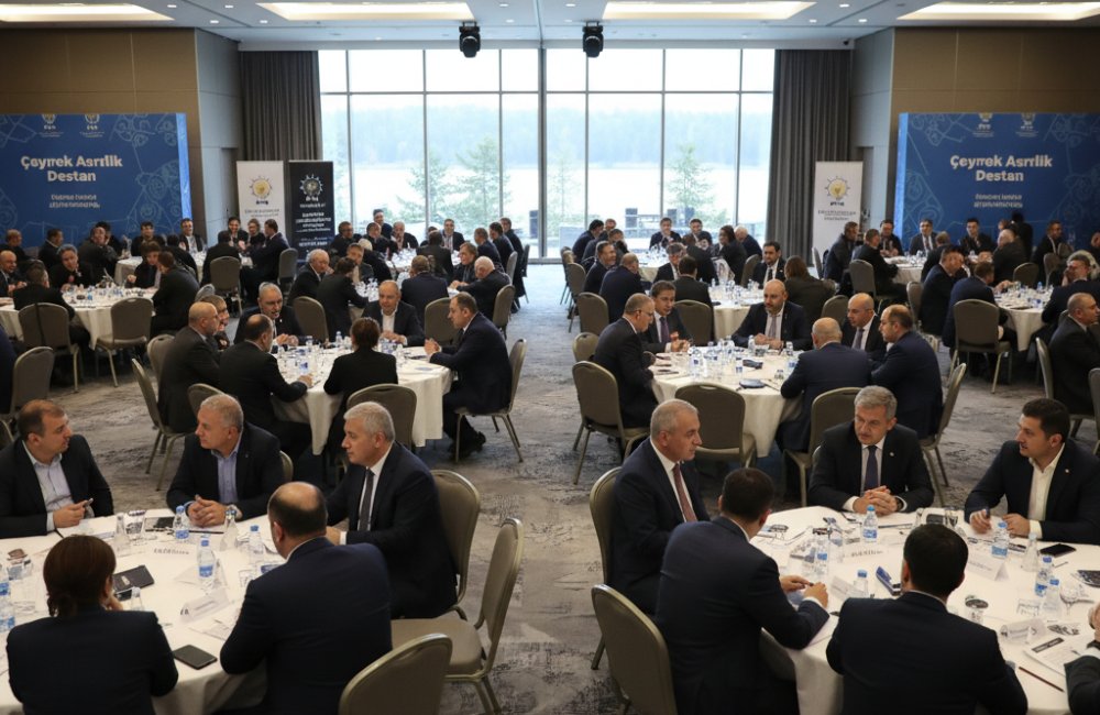 AK Parti 33. İstişare Toplantısı'nda Ortak Akıl Oturumları Düzenlendi