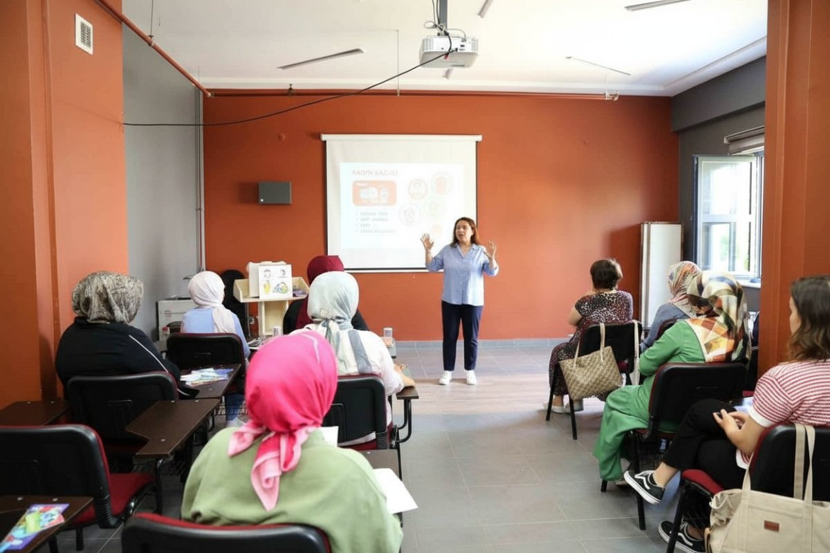 Kadın Sağlığı Seminerinde Erken Tanı Ve HPV Aşısı Vurgulandı