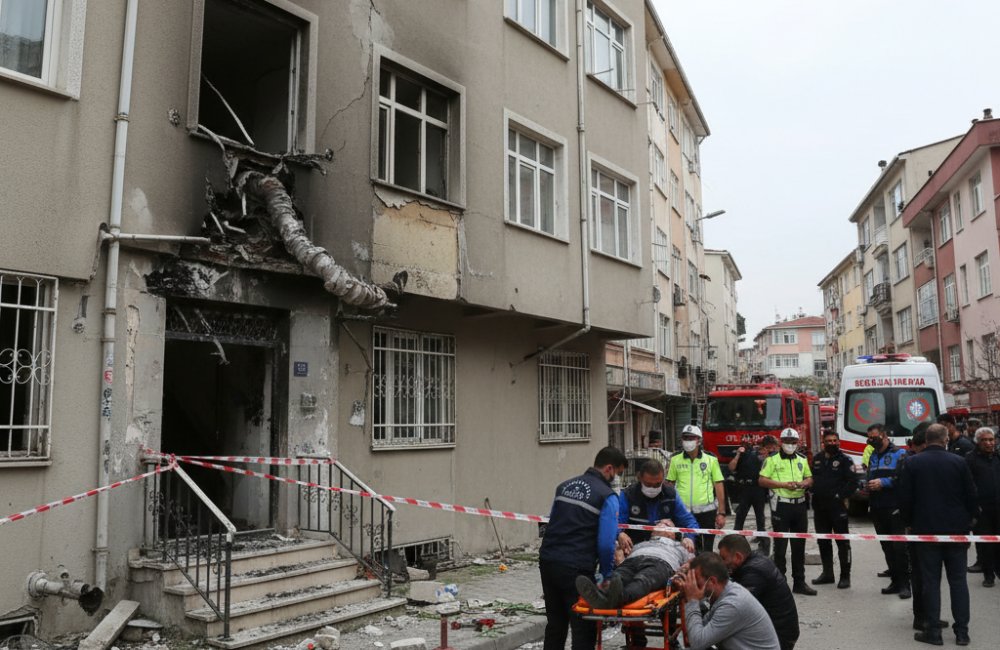 Kentsel dönüşümde doğalgaz boruları kesilirken patlama: 3 işçi yaralandı