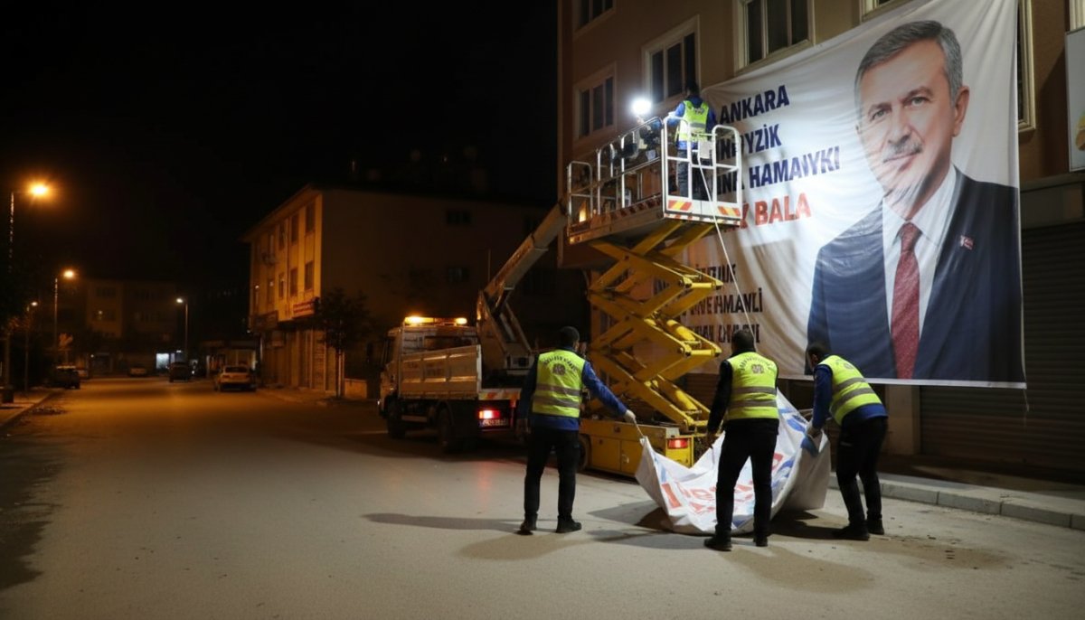 Mansur Yavaş'a Haymana'da Pankart Operasyonu: İzinsiz Afişler Gece Yarısı Söküldü