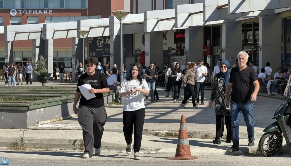 YKS AYT Maratonu Başladı: 1,8 Milyon Aday Sınav Heyecanı Yaşıyor