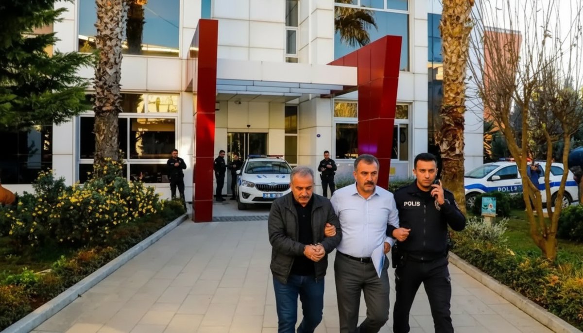 Seferihisar Ve Balçova Belediye Başkanları Yolsuzluktan Gözaltında