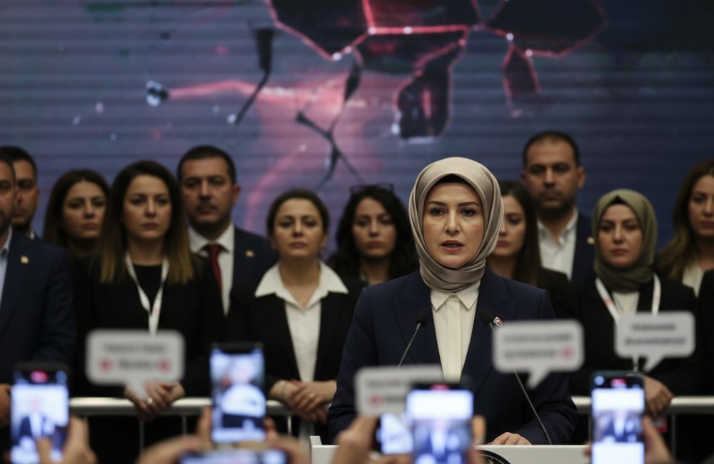 Bakan Göktaş'tan başörtülülere yönelik nefret söylemine sert tepki ve suç duyurusu