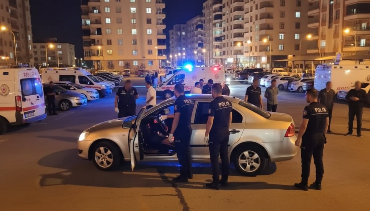 Şanlıurfa'da Park Halindeki Otomobilde Silahla Vurulmuş Genç Ölü Bulundu