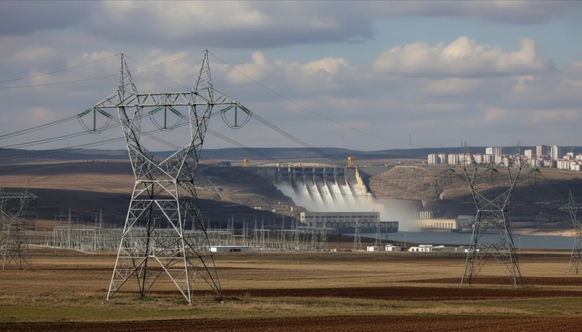 Türkiye'nin Nisan Ayı Elektrik Üretimi Yüzde 1,19 Oranında Arttı