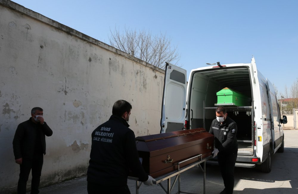 Sivas'ta Kene Felaketi: 3 Çocuk Babası Lokman Sönmez KKKA'dan Hayatını Kaybetti
