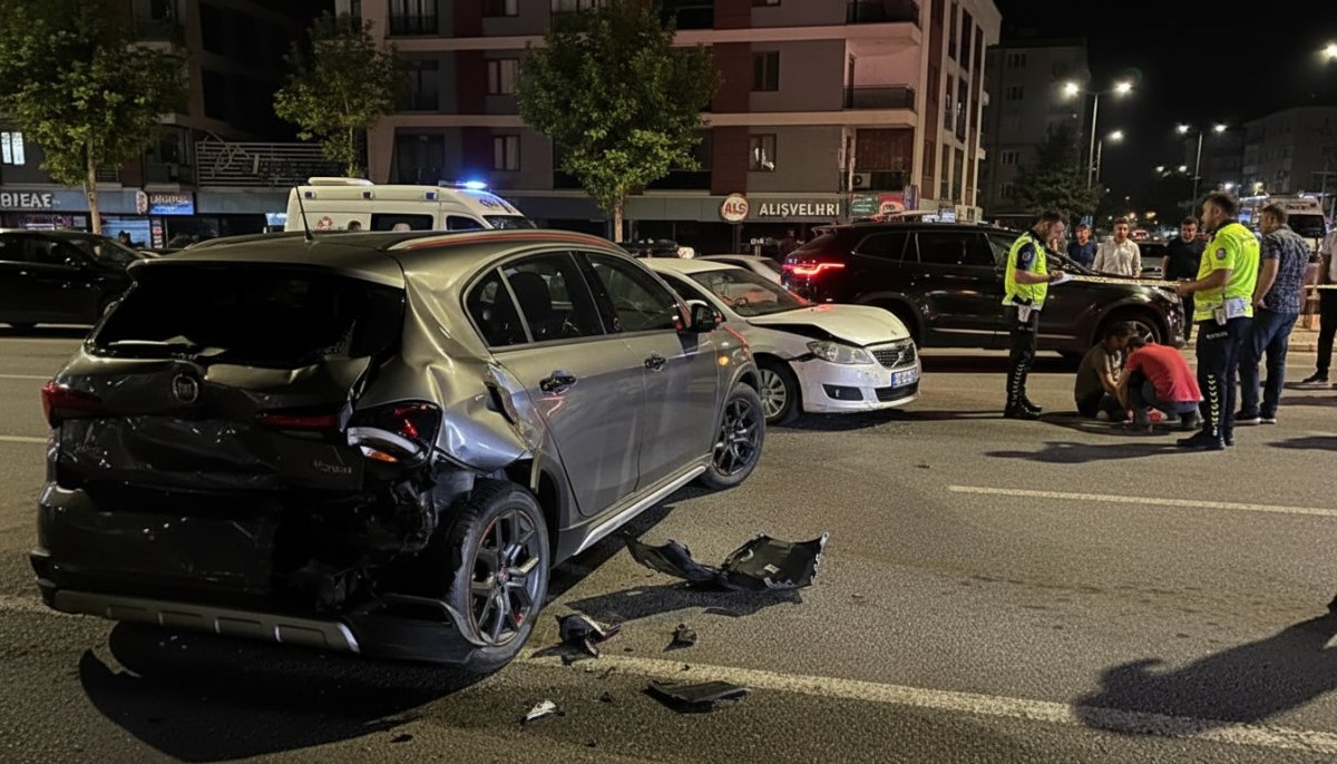 Çorum'da Zincirleme Trafik Kazasında İki Kişi Yaralandı