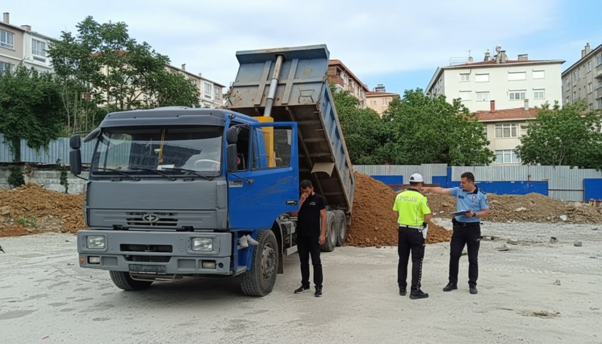 Boş Arsaya Kaçak Toprak Dökerken Yakalandı: Plakasız Kamyona 287 Bin TL Ceza