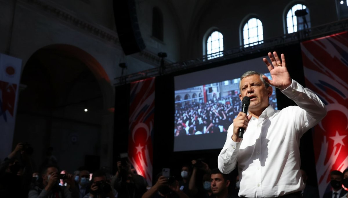 SON DAKİKA: Özgür Özel'den yeni parti açıklaması: Kurultay için tüm yolları deneyeceğiz