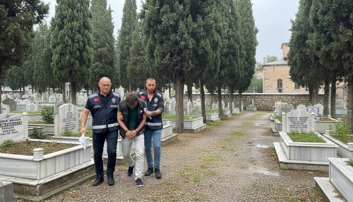 Samsun'da Mezarlıkta Eşini Darbeden Koca Tutuklandı