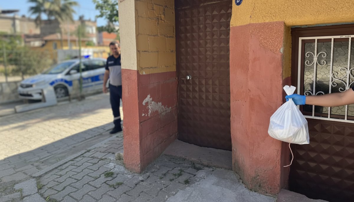 İzmir'de dehşet: Yeni doğan bebek poşet içinde kapıya bırakıldı!