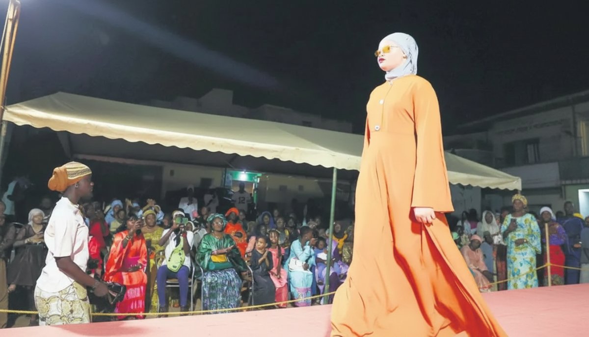 Senegal'de Albinolar Podyuma Çıktı