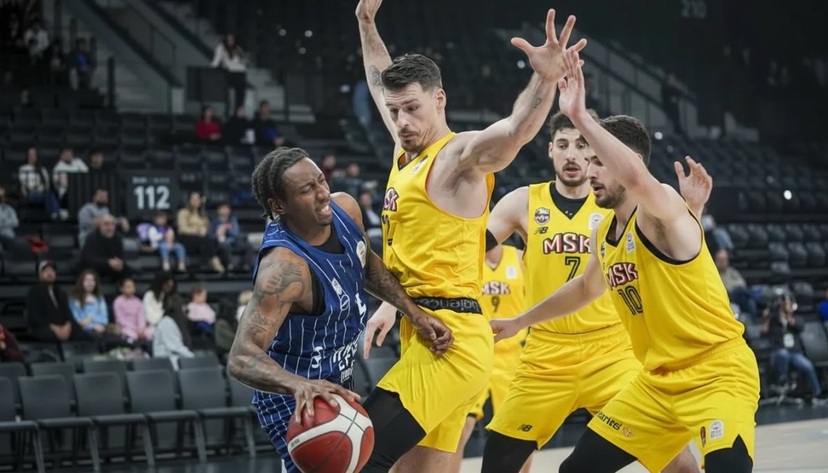 Anadolu Efes, ABD'li oyun kurucu Saben Lee'ye veda etti
