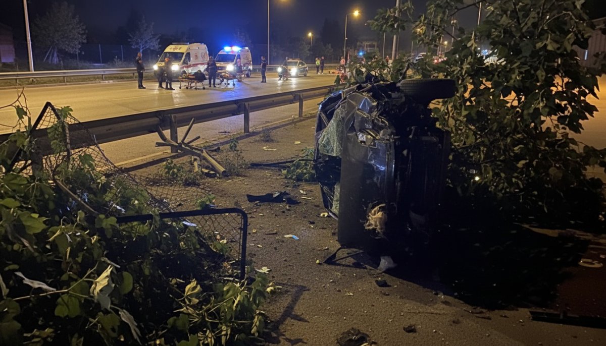 Bursa'da Alkollü Sürücü Trafiği Altüst Etti: Sıkıştırdığı Araç Bahçeye Uçtu, 4 Yaralı