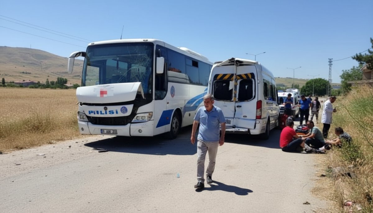 Kırşehir'de İşçi Servisleri Çarpıştı: Yaralı Sayısı 42'ye Yükseldi