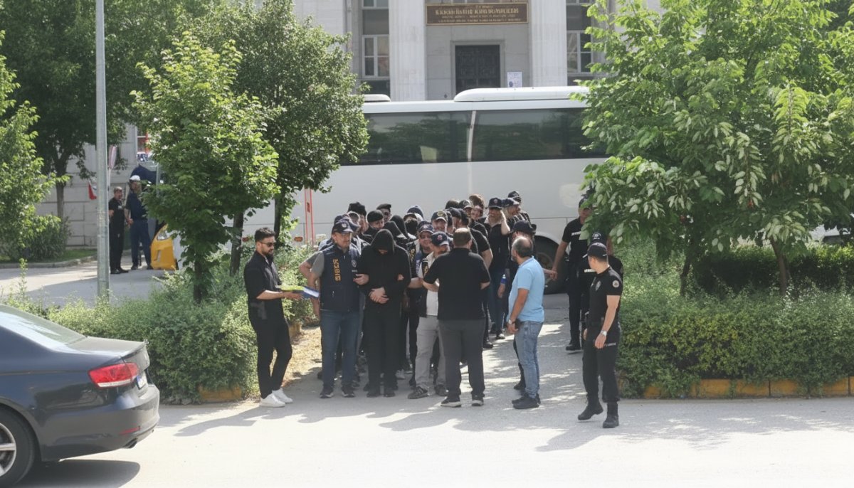 Eskişehir'de 2,3 Milyar Liralık Bahis Çetesi Çökertildi