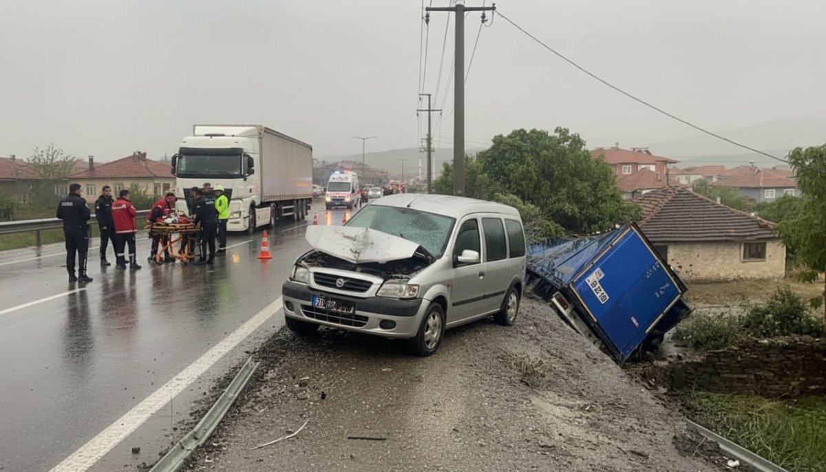 Manisa'da zincirleme trafik kazası: 2 ölü, 4 yaralı