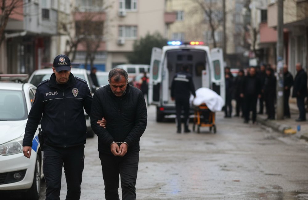 Kocaeli'nde dehşet: Tartıştığı eşini defalarca bıçakladı, 5 çocuk annesi kadın hayatını kaybetti