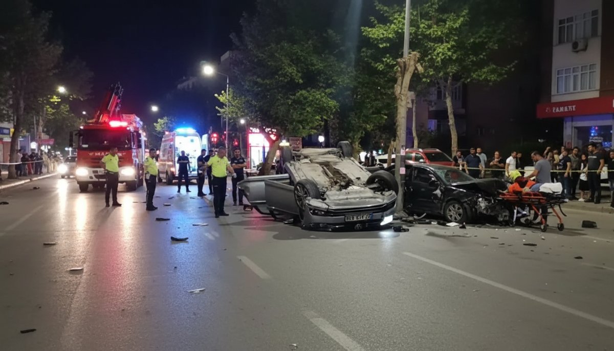 Kahramanmaraş'ta Makas Atarak Yarışan İki Sürücü Kazaya Neden Oldu: 5 Kişi Yaralandı