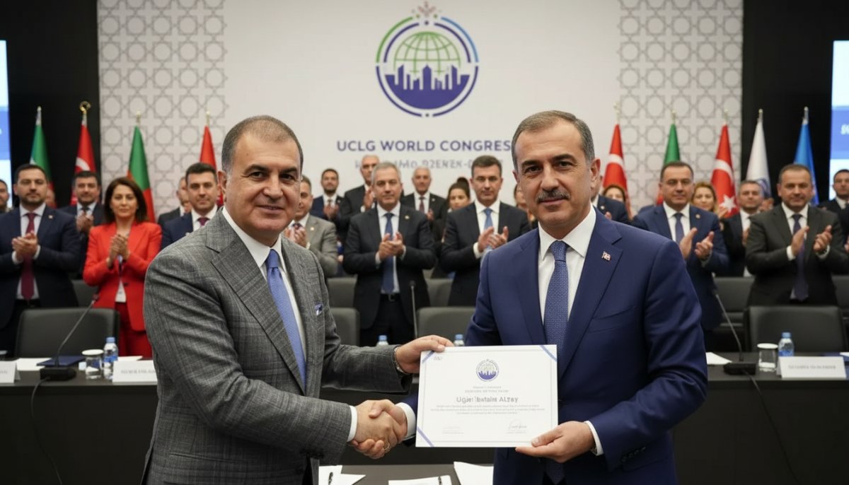 AK Parti Sözcüsü Ömer Çelik’ten Uğur İbrahim Altay’a Tebrik