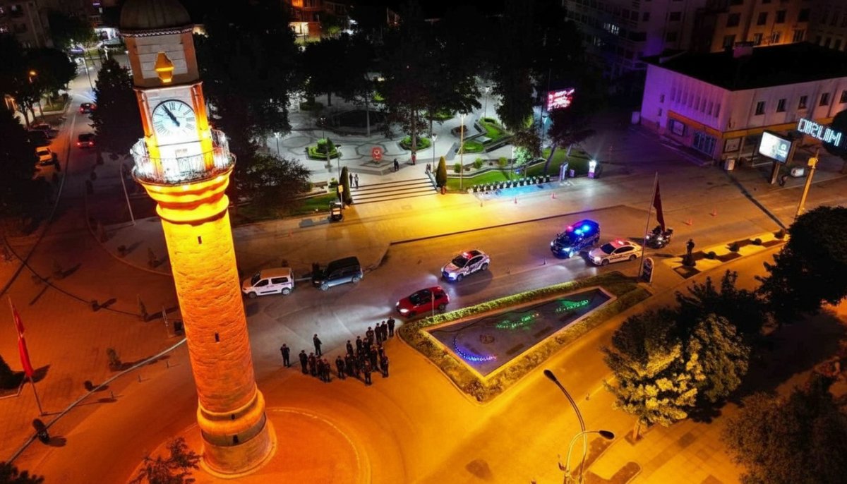 Jandarma'nın 187. Yılı Çorum'da Işık ve Siren Şovuyla Kutlandı