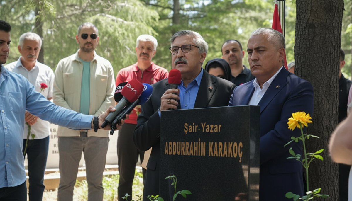 Usta Şair Abdurrahim Karakoç 14. Ölüm Yıl Dönümünde Kabri Başında Anıldı