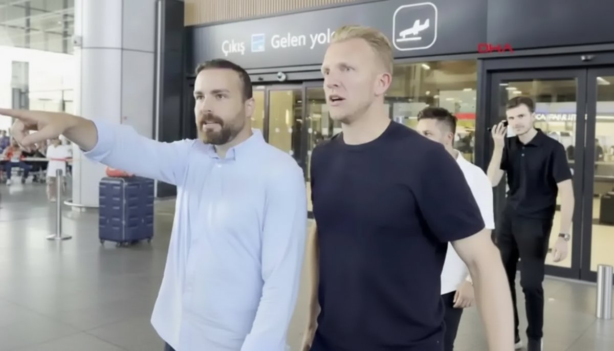 Dirk Kuyt, Fenerbahçe İçin İstanbul'a Geldi