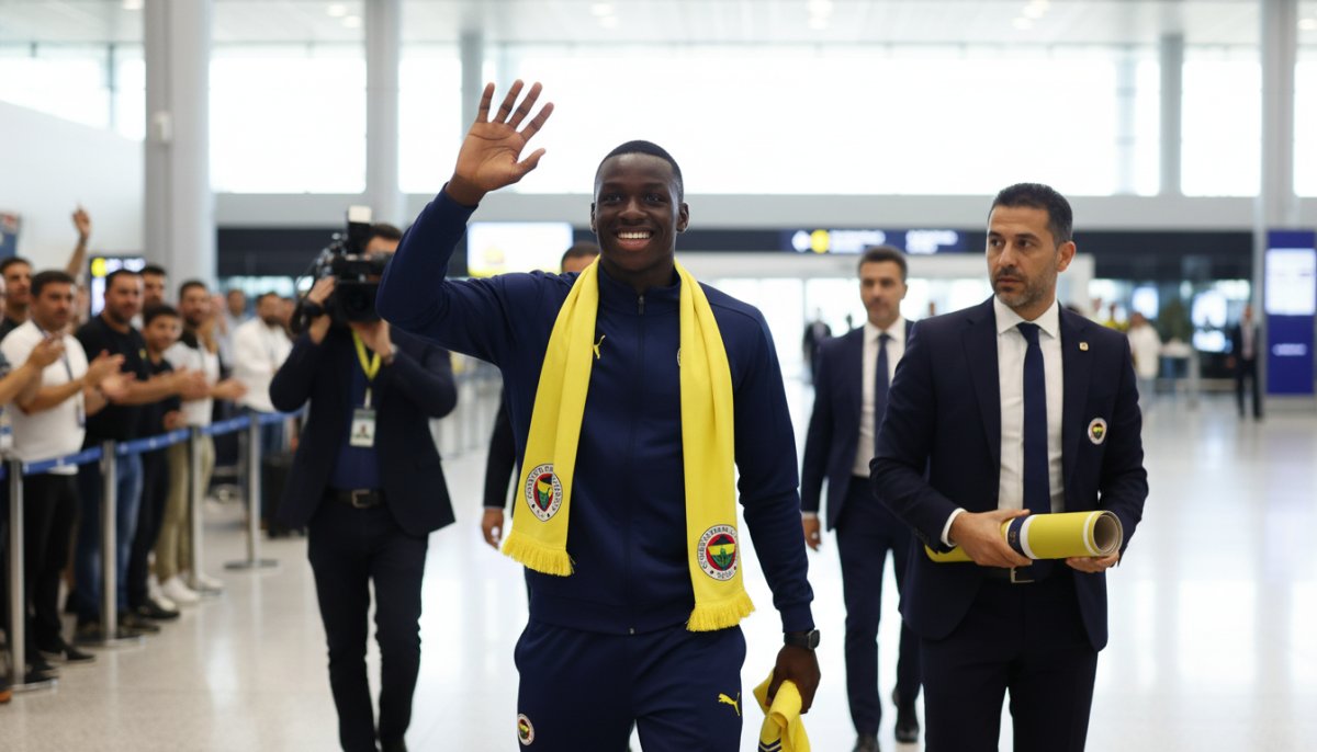 Fenerbahçe, Amara Diouf'u İstanbul'a Getirdi! 2030'a Kadar Sözleşme İmzalanacak