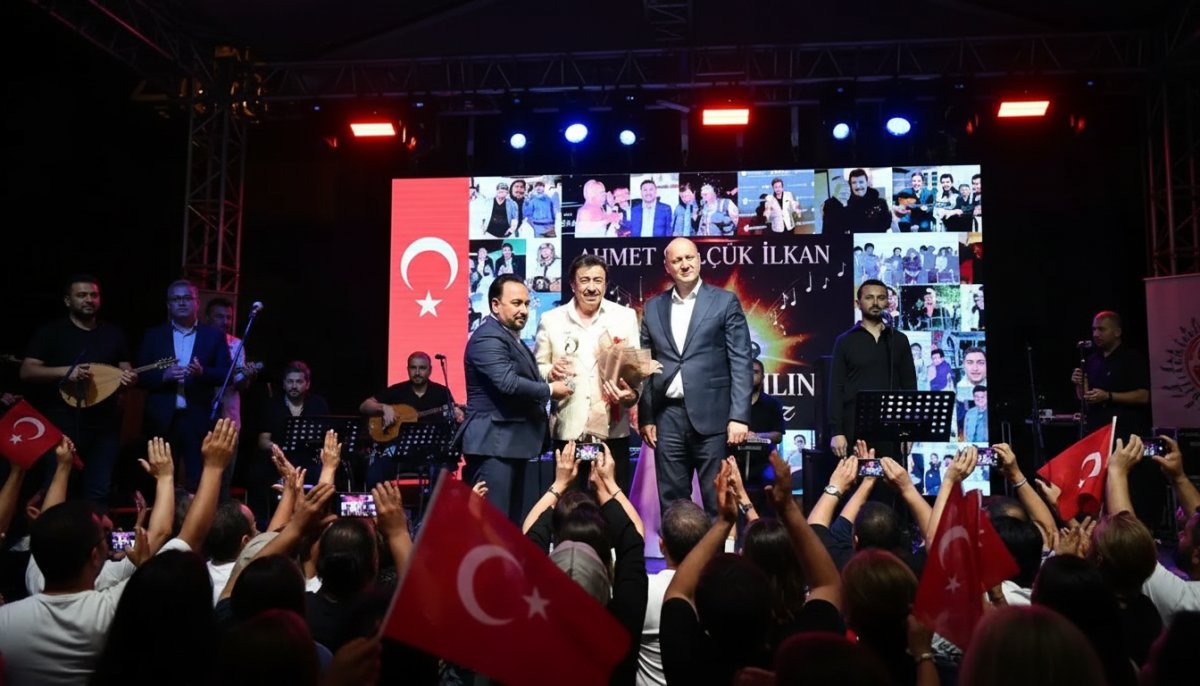 Ahmet Selçuk İlkan 50. Sanat Yılını Memleketi Adana'da Coşkuyla Kutladı