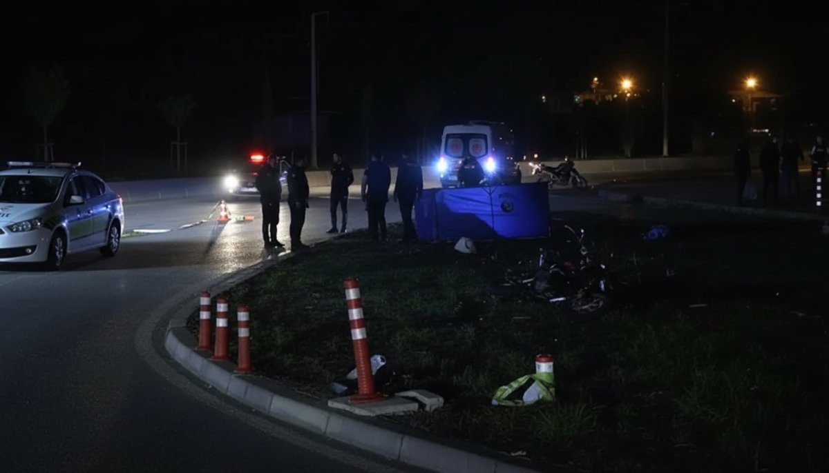 Bolu'da Kaldırıma Çarpan Motosiklet Metrelerce Savruldu: 1 Ölü
