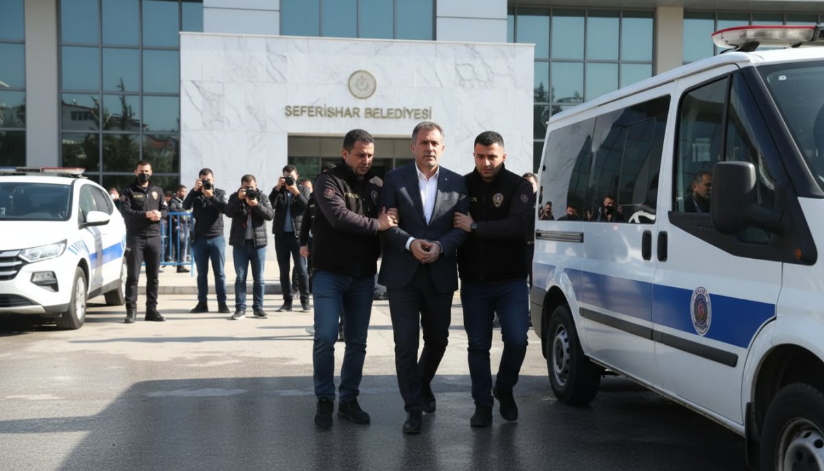 Seferihisar Belediyesi'ne rüşvet soruşturması – 5 şüpheli tutuklandı