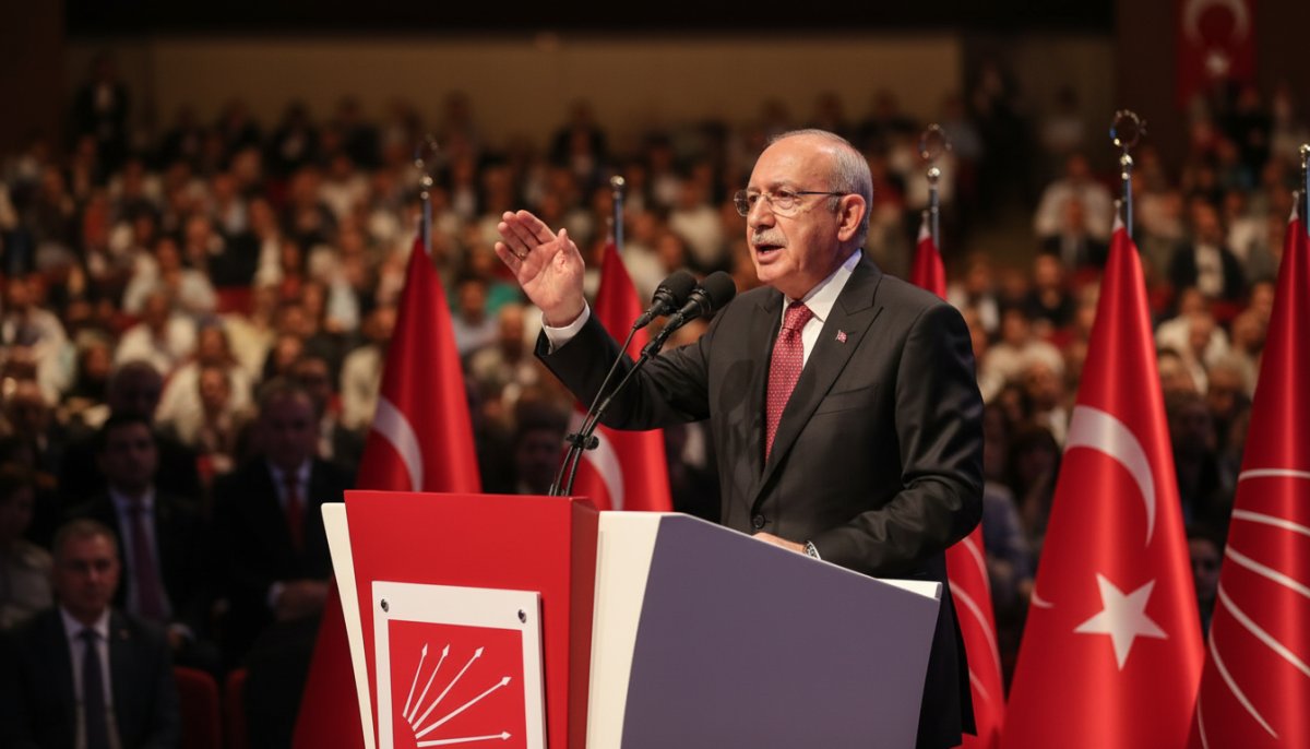 Kılıçdaroğlu Olağan Kurultay Tarihi Verdi, Özel Boşa Çıktı