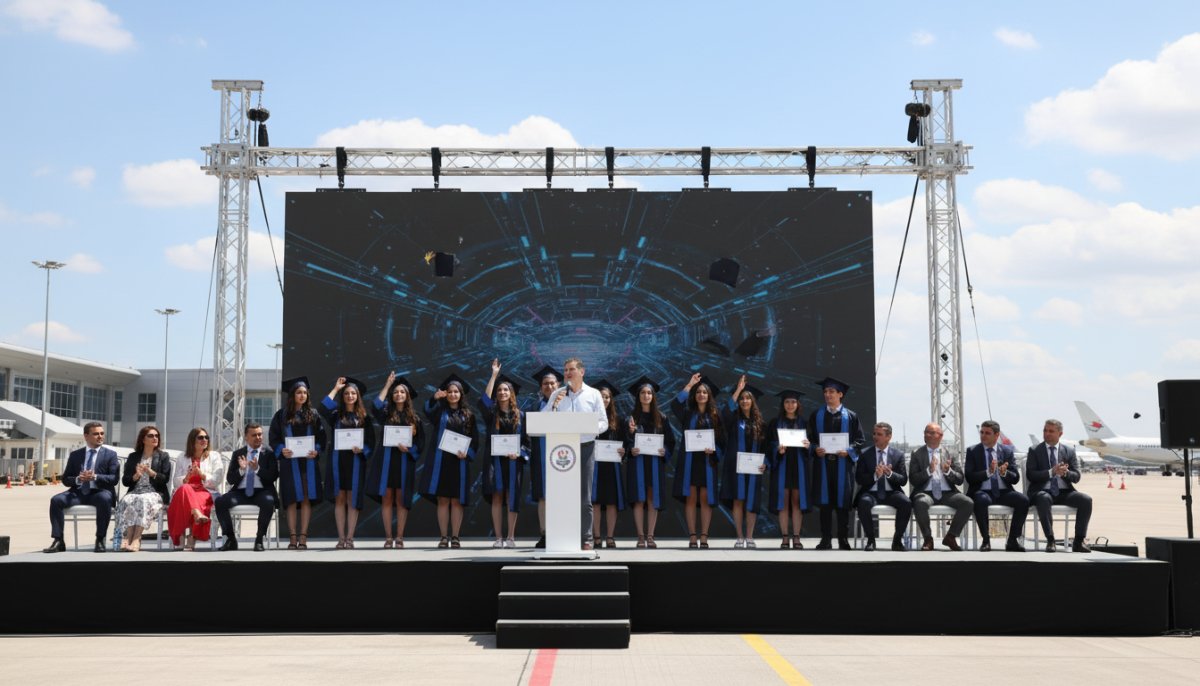 İstanbul Havalimanı Mesleki ve Teknik Anadolu Lisesi İlk Mezunlarını Verdi