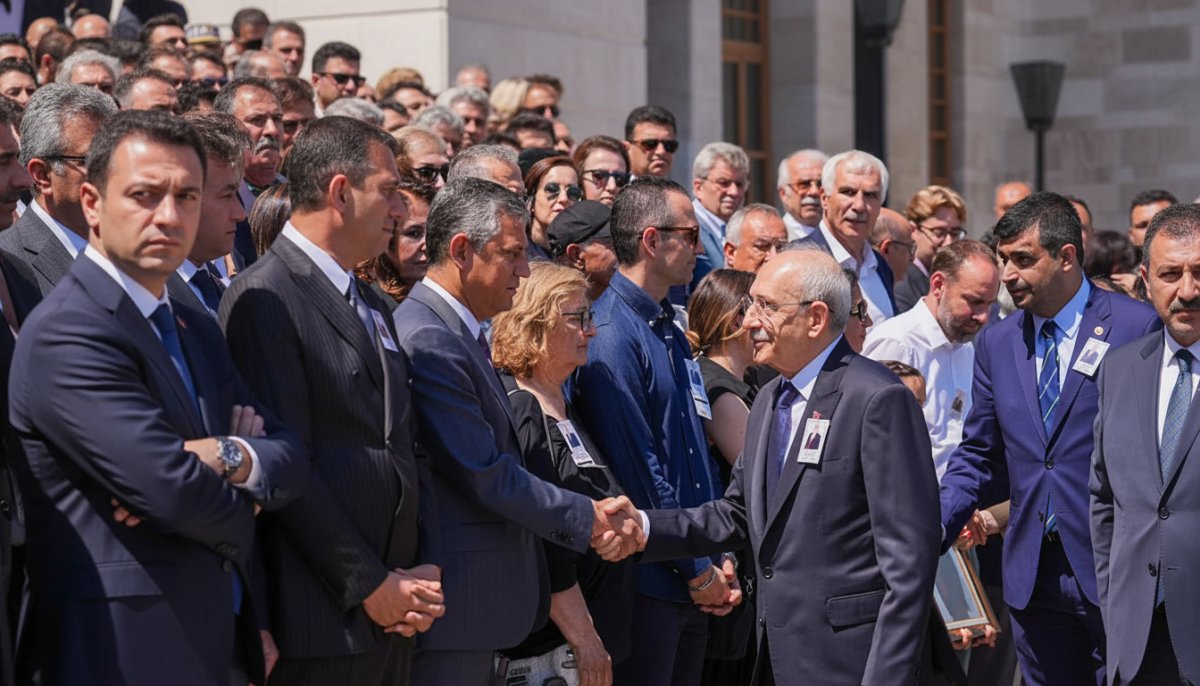 CHP'de Butlan: Kılıçdaroğlu ve Özgür Özel İlk Kez Tokalaştı