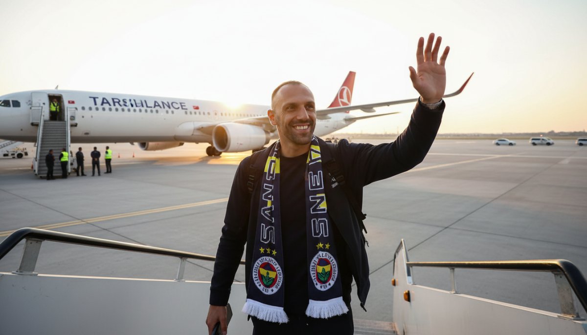Vedat Muriqi, Fenerbahçe İçin İstanbul'a Geldi