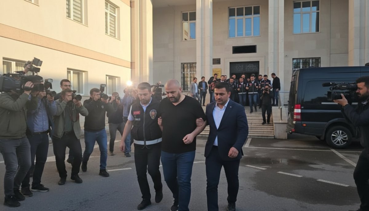 Silivri Belediye Başkanı Bora Balcıoğlu ve 17 Şüpheli Yolsuzluk Operasyonunda Adliyeye Sevk Edildi