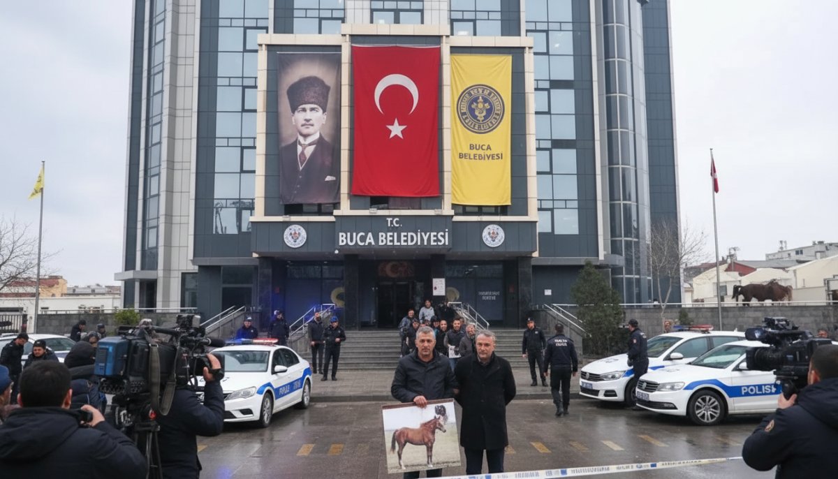 İzmir'de yolsuzluk operasyonu: Belediye memurunun 13 yarış atı çıktı