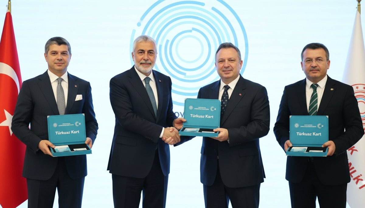 52 nitelikli yabancıya Turkuaz Kart verildi
