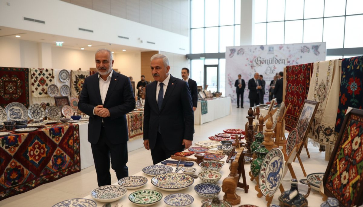 Pendik'te Folklor Kurumu'ndan "Gönülden Ele" Uygulamalı El Sanatları Yıl Sonu Sergisi