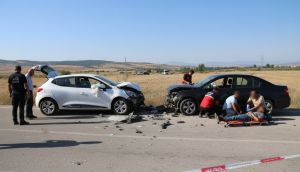 Gaziantep'te 2 Otomobil Çarpıştı: 5 Yaralı