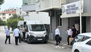 CHP'li Seferihisar Belediyesi'nde rüşvet ve yolsuzluk soruşturması: Çantayla para teslimatı ve şantaj iddiaları