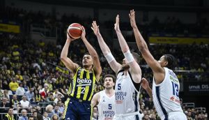 Fenerbahçe Beko, Anadolu Efes'i 73-72 Yenerek Seride 2-0 Öne Geçti