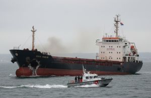 Ukrayna'da Türk Gemisi Vuruldu: 2 Türk Vatandaşı Yaralandı