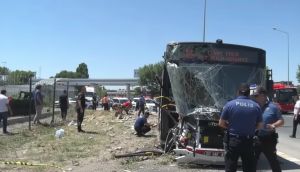 Ankara Etimesgut'ta Belediye Otobüsü Kazası: 1 Ölü 9 Yaralı