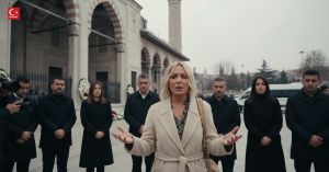 Reha Muhtar'ın Cenazesinde Saba Tümer Vefasızlıktan Dert Yandı