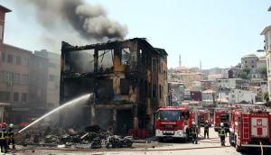 Motosiklet Tamirhanesinde Yangın: İtfaiye Ekipleri Müdahale Etti
