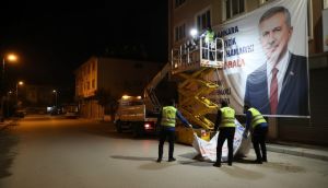 Mansur Yavaş'a Haymana'da Pankart Operasyonu: İzinsiz Afişler Gece Yarısı Söküldü